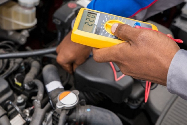 Kiểm tra máy phát điện ô tô thường xuyên