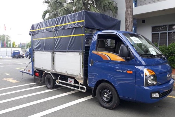 Bảo hành xe tải Hyundai H150 mui bạt bửng nâng
