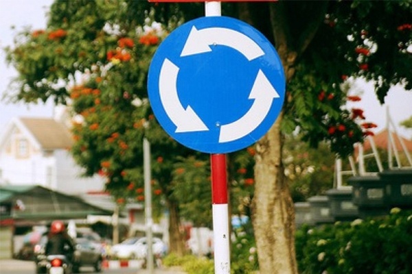 Biển báo hiệu lệnh R.303