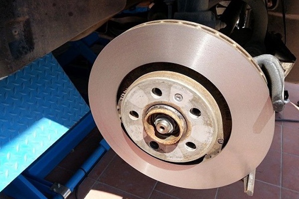 Bố thắng xe tải bằng hơi