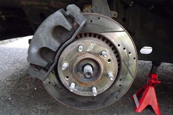 Bố thắng xe tải