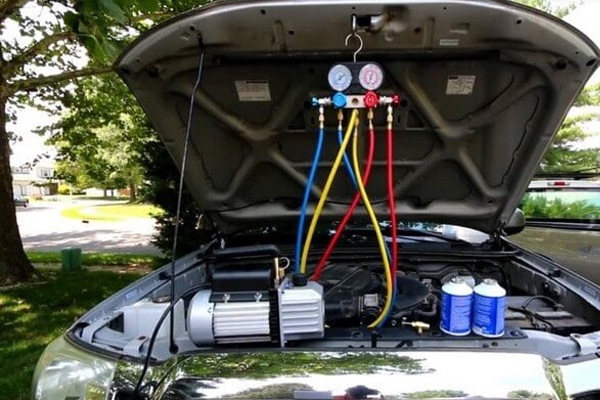 Nạp gas điều hòa ô tô