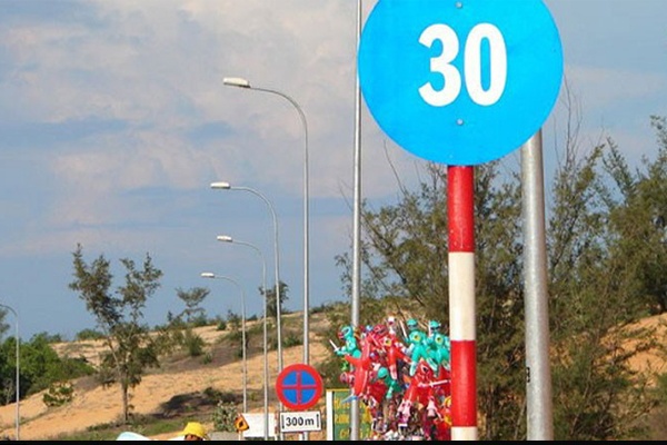 Biển báo giới hạn tốc độ tối thiểu