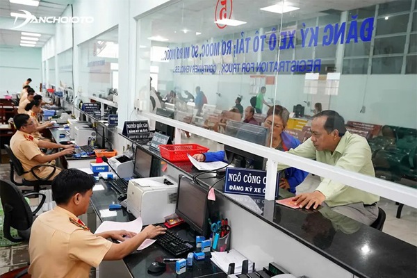 Phí ra biển số mới