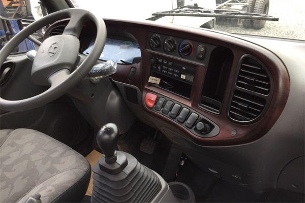 Nội thất xe tải 7 tấn Hyundai
