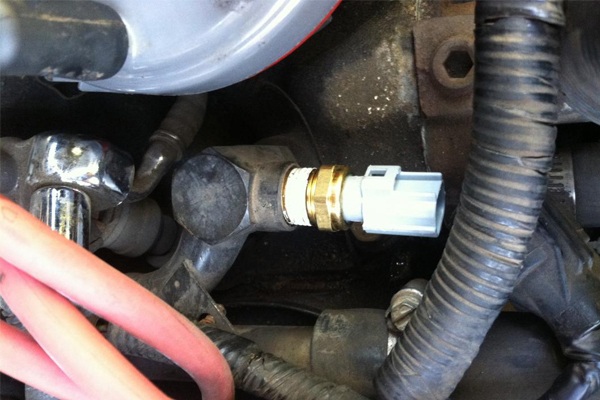 Cảm biến nhiệt độ nước làm mát