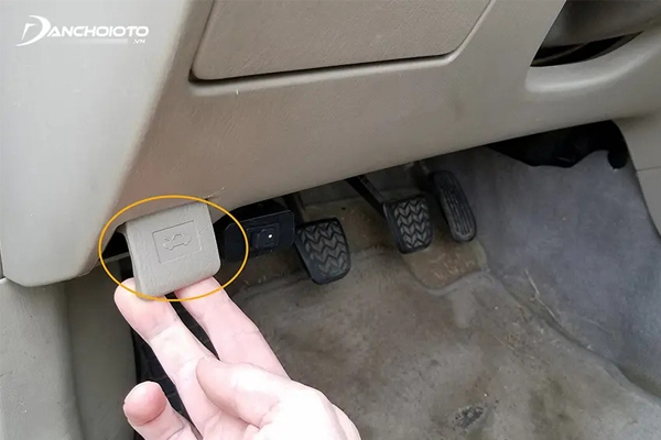 Lẫy mở nắp apo