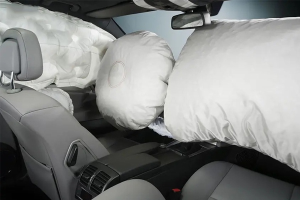 Túi khí được trang bị trên xe ô tô
