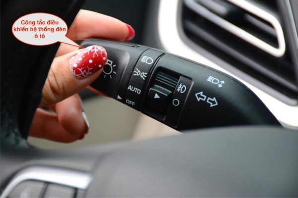 Công tắc điều khiển đèn xe ô tô