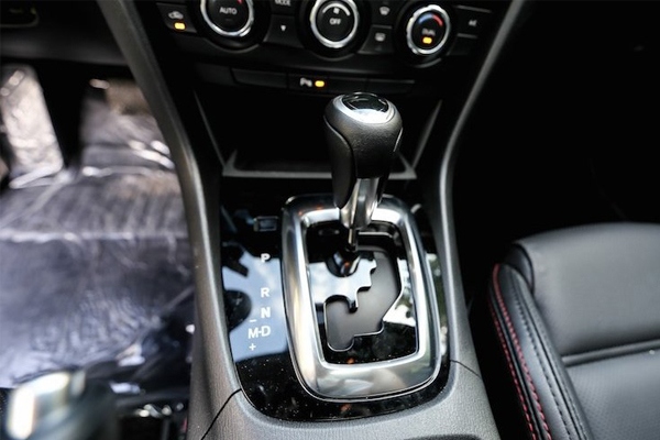 Cần số xe tự động