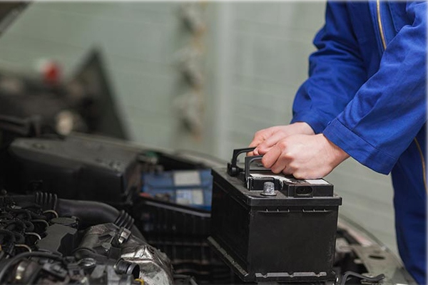 Bình ắc quy ô tô