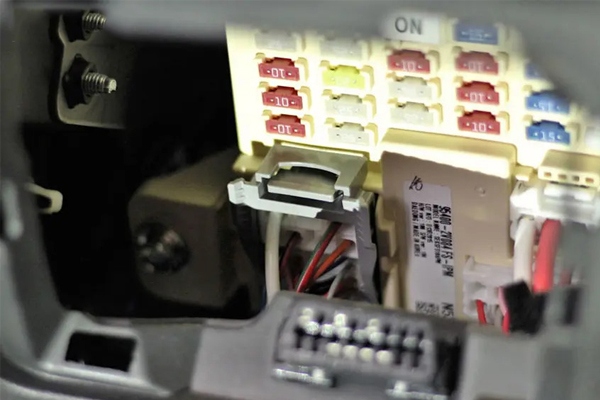 Cầu chì tổng ô tô