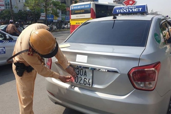 Che biển số xe trốn phạt nguội