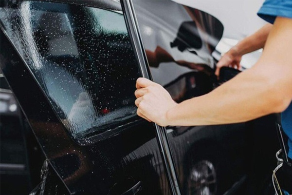 Dán phim cách nhiệt ô tô