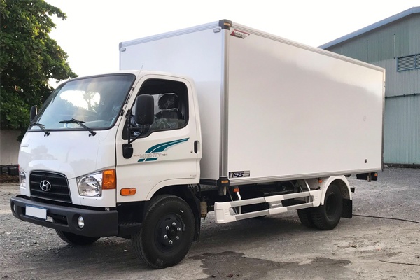 Xe tải Mighty 110SP thùng kín bảo ôn