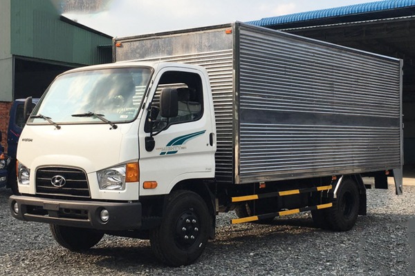 Có nên mua Hyundai 110SP thùng kín không?