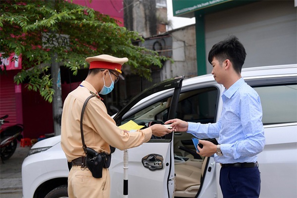 CSGT có quyền dừng xe khi nào?