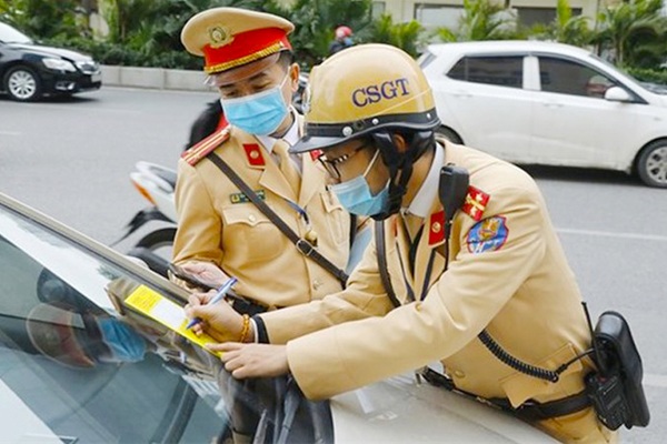 Cảnh sát giao thông được quyền dừng xe khi nào?