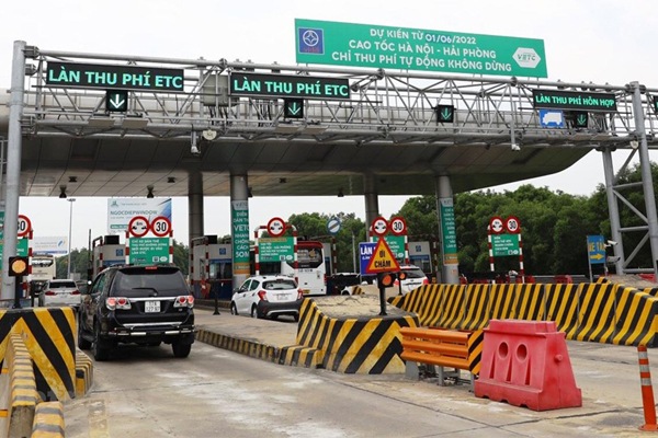 Dán thẻ thu phí không dừng