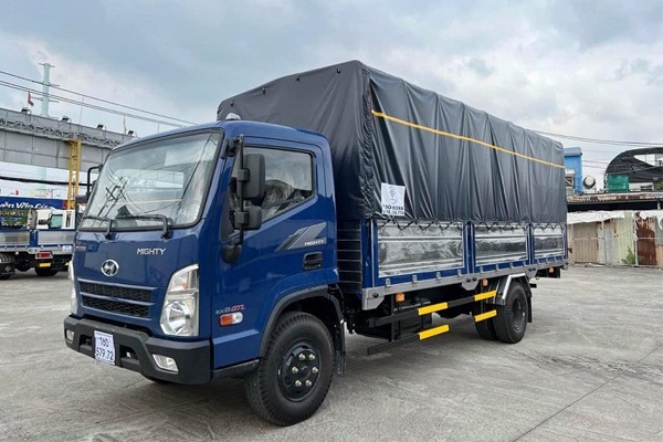 Ngoại thất Hyundai EX8 GTL thùng mui bạt