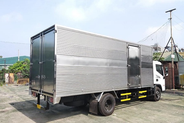 Thùng kín xe tải Hyundai 7 tấn EX8L