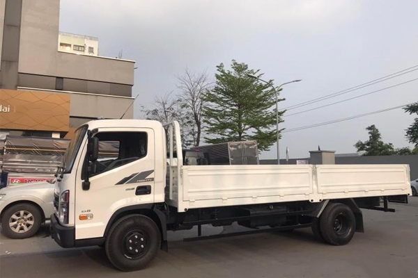 Ngoại thất Hyundai 7 tấn Mighty EX8L thùng lửng