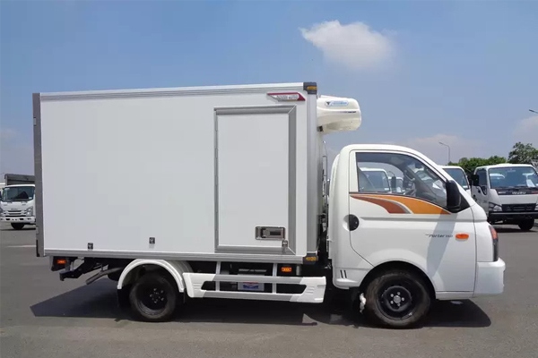 Xe tải Hyundai H150 thùng kín giá tốt tại Hưng Yên