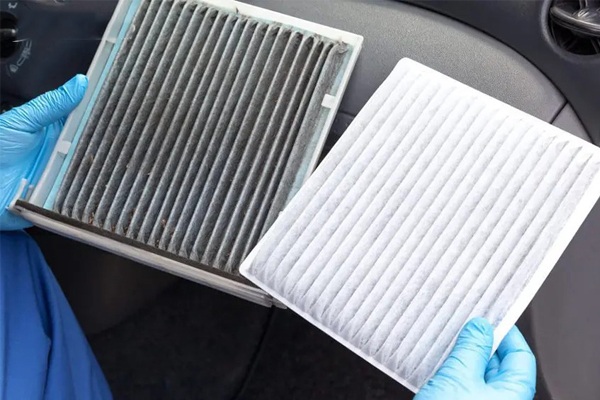 Vệ sinh lọc gió điều hòa ô tô