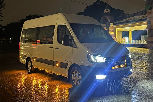 Độ đèn led xe khách Hyundai Solati