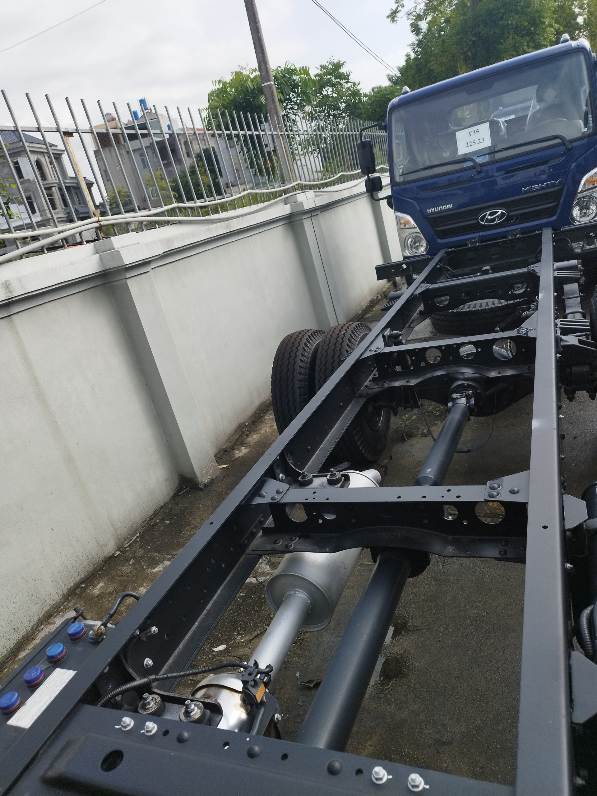 Hyundai Mighty EX8 GTS2 chassis tại Hyundai Phố Hiến