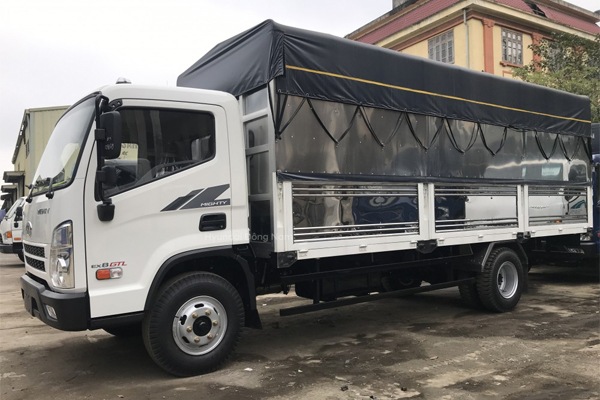 Ngoại hình xe tải Hyundai 8 tấn EX8 GTL thùng bạt