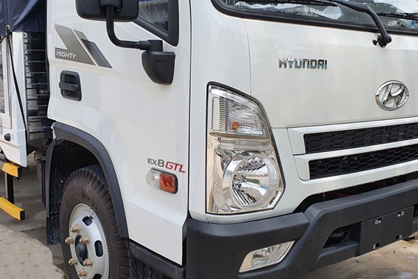 Ngoại thất EX8 bản thiếu