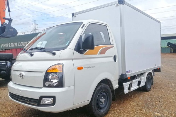 Xe tải 1.5 tấn Hyundai Porter H150 thùng composite