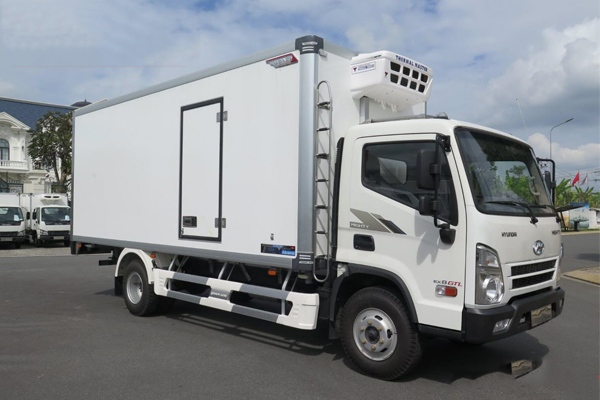 xe tải 7 tấn Hyundai Mighty EX8 GTL thùng đông lạnh