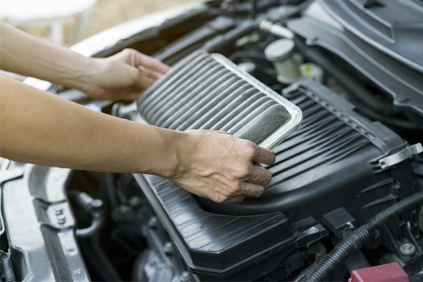 Bảo dưỡng lọc gió kéo dài tuổi thọ cho xe ô tô