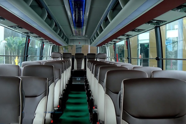 Khoang hành khách Hyundai Universe