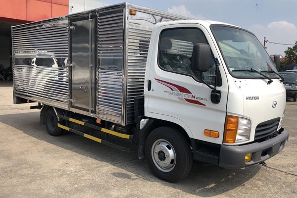 Kích thước thùng kín xe tải Hyundai 2 tấn rưỡi