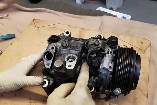 Sửa chữa lốc điều hòa ô tô bị kêu