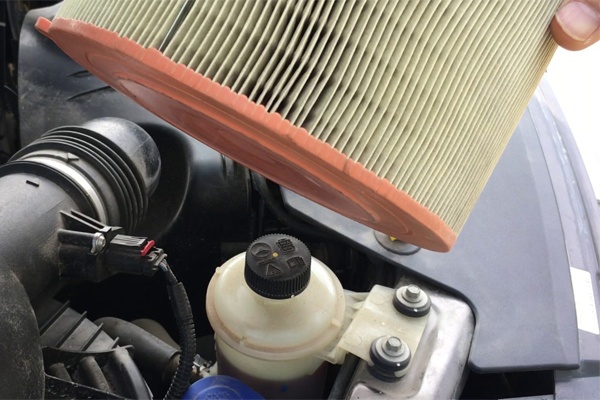 Khi nào cần thay lọc nhớt ô tô