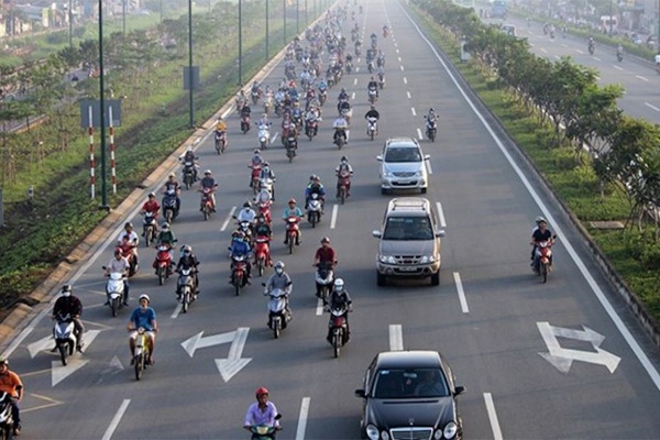 Chuyển làn đường ô tô