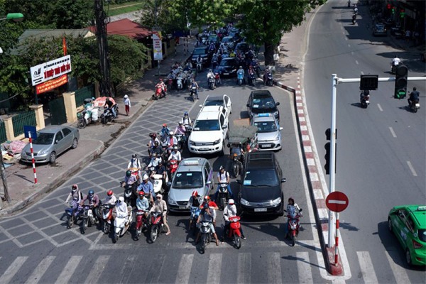 Lỗi dừng đèn đỏ sai làn