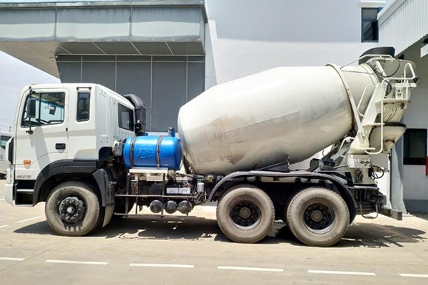Xe trộn bê tông tươi Hyundai HD270