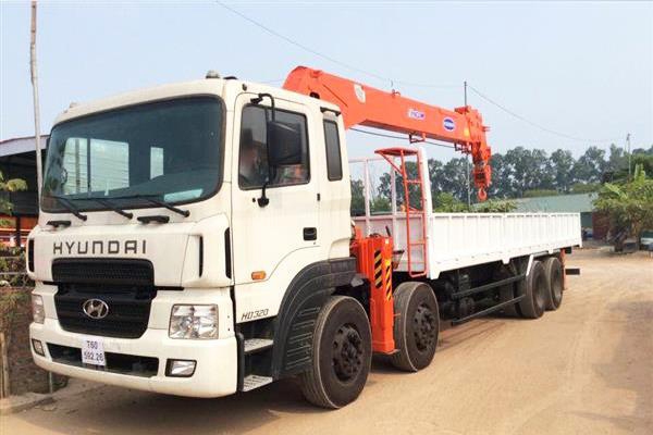 Xe tải Hyundai HD320 gắn cẩu tự hành