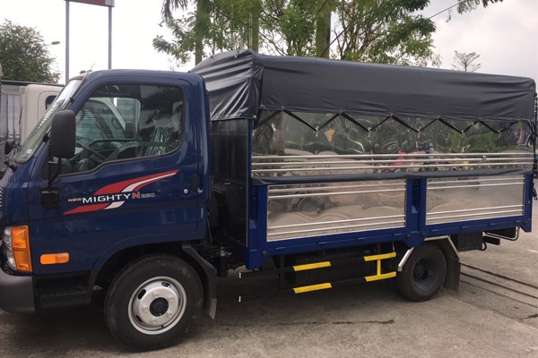 Xe tải thùng bạt Hyundai 2.5 tấn