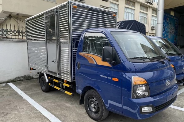 Hyundai Porter H150 thùng kín trả góp