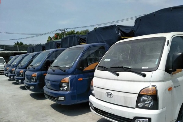 Hyundai New Porter H150 thùng mui bạt