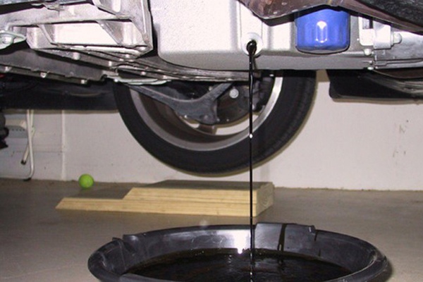 Tự bảo dưỡng xe ô tô đúng cách