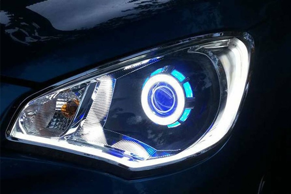 Đèn xenon xe ô tô