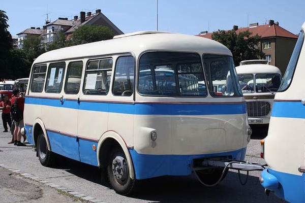 Xe rơ mooc chở khách