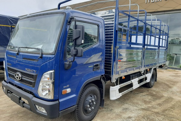 Cabin Hyundai 8 tấn EX8L thùng bạt